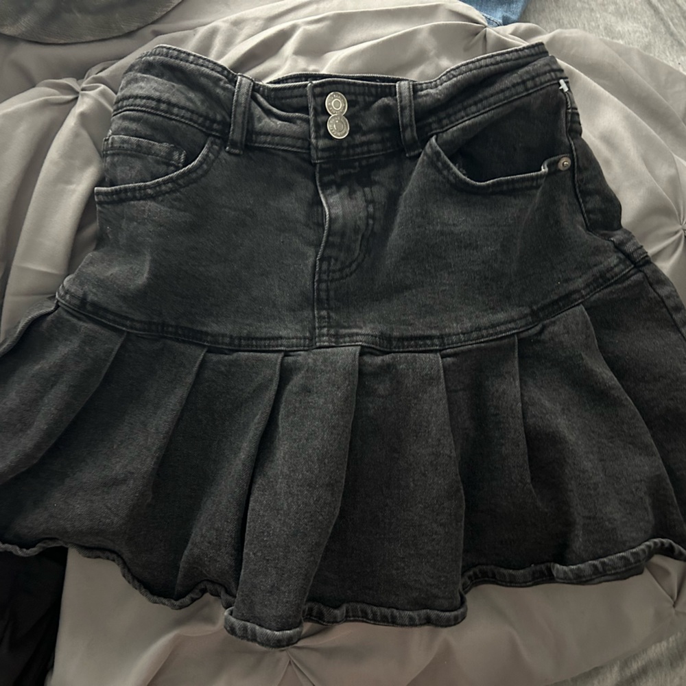 Y2K dark grey Wild Fable jean pleated skirt size 4